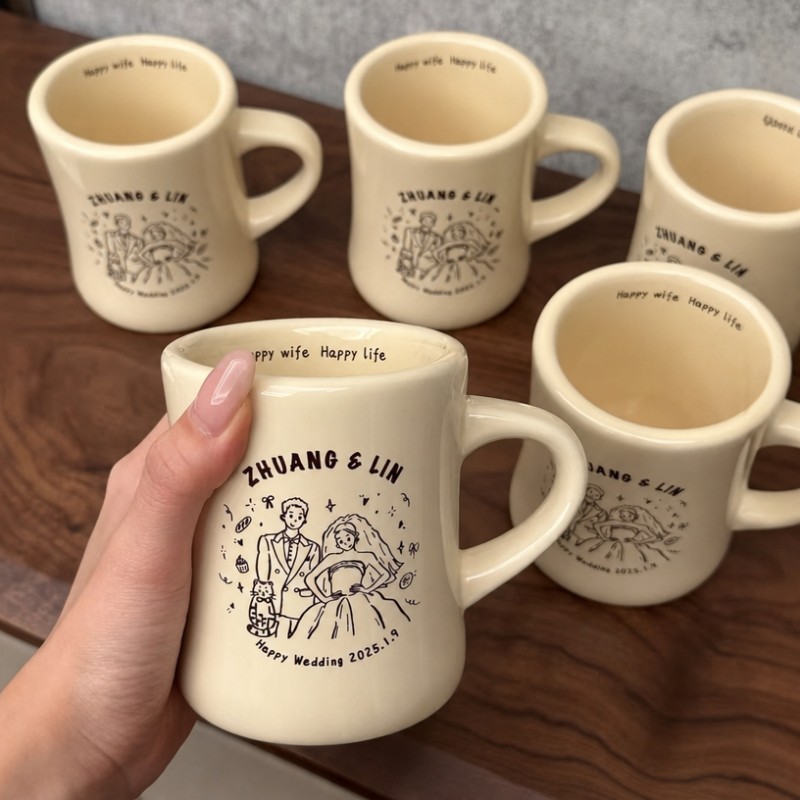 Ceramiczny kubek do kawy w kształcie talii z własnym logo