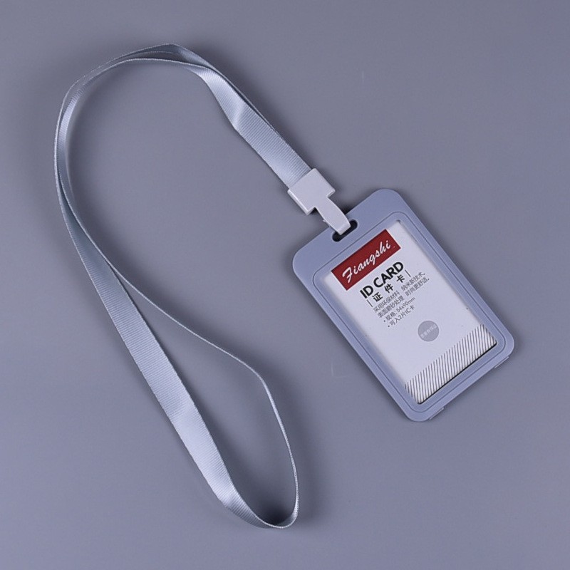 Plastikowe etui na identyfikator ze smyczą Plastikowe etui na identyfikator ze smyczą