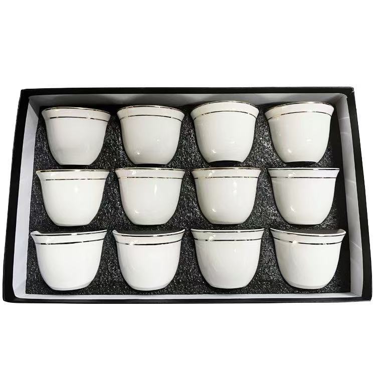 Porcelanowa filiżanka do herbaty z białym złotym brzegiem na chińską ceremonię parzenia herbaty Porcelanowa filiżanka do herbaty z białym złotym brzegiem na chińską ceremonię parzenia herbaty